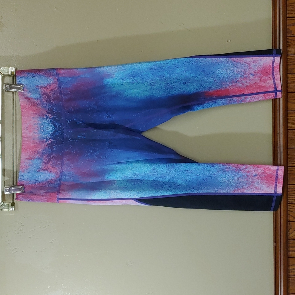 Just Live Spray Paint Capri Leggings S
